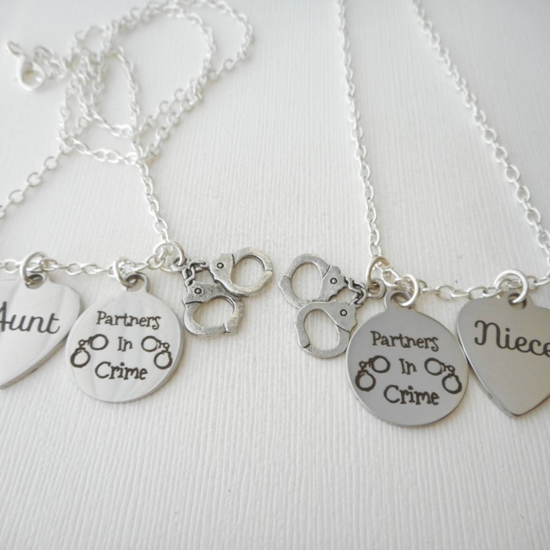 Aunt and Niece Bond Necklace – Reflection of Memories