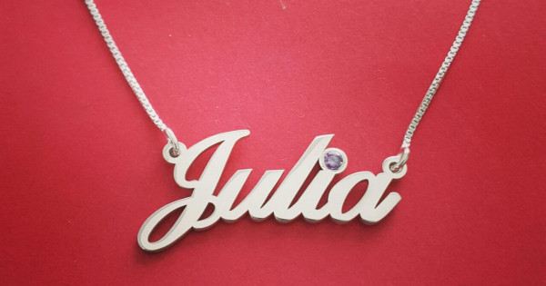 should i get my girlfriend a necklace with my name on it