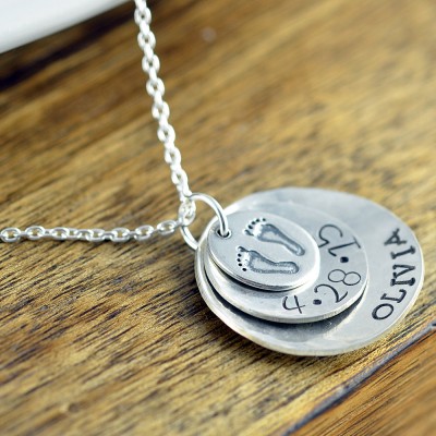 Mommy Baby Feet Necklace , Mother's Personalized Necklace, Hand Stamped Mom Necklace, Personalized New Mommy Jewelry