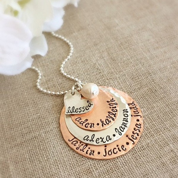 Personalized Necklaces . Name Necklace . Gift for mom . mothers necklace . names necklace . grandmother . gift for mom . custom jewelry