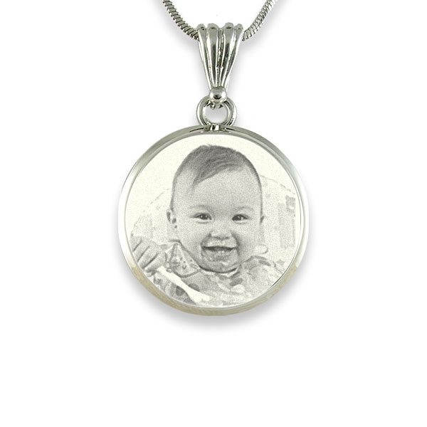 925 Sterling Silver Photo In Circle Pendant Necklace - Name My Jewelry ™
