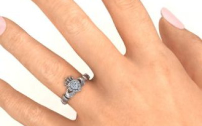 Your Story, Our Claddagh: A Glamorous Heartfelt Ring