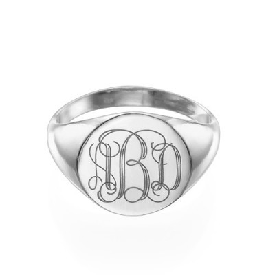 Signet Ring in Sterling Silver with Engraved Monogram - Name My Jewelry ™