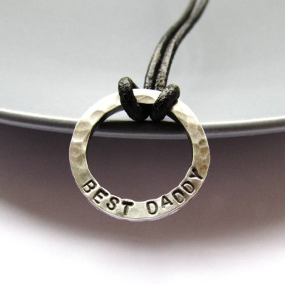 Mini personalized Dad Necklace - Name My Jewelry ™