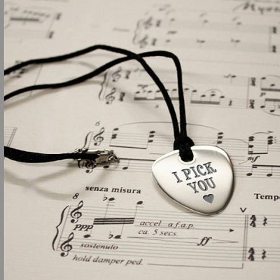 personalized Guitar Plectrum Pendant - Name My Jewelry ™