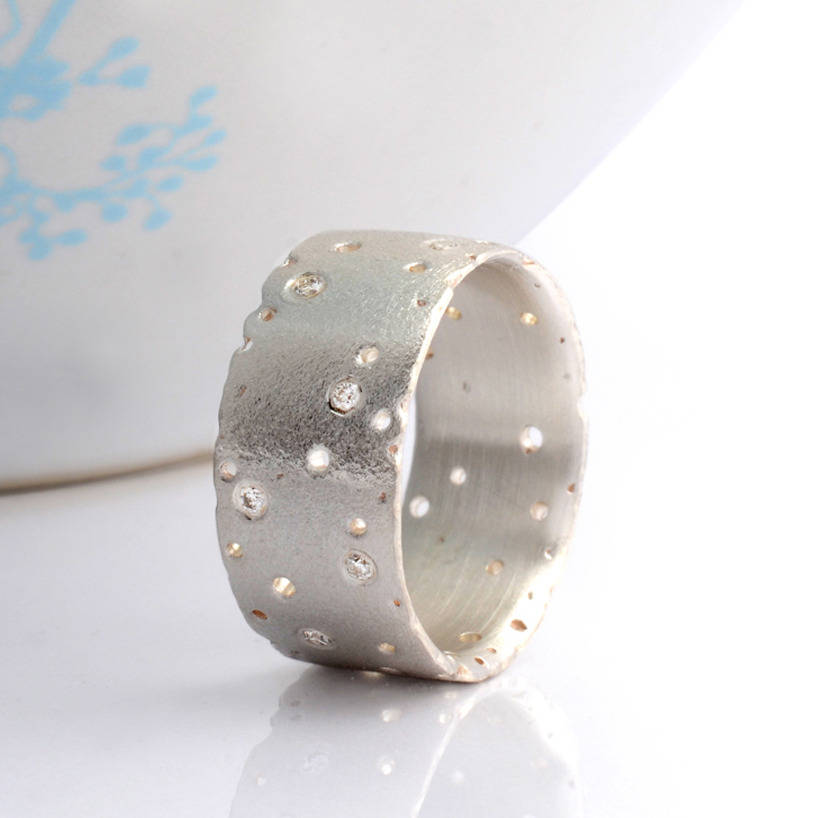 18ct Gold Ring With Diamonds - Name My Jewelry &trade;